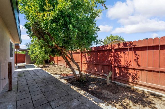 4272 W Cortland Avenue, Fresno, CA 93722