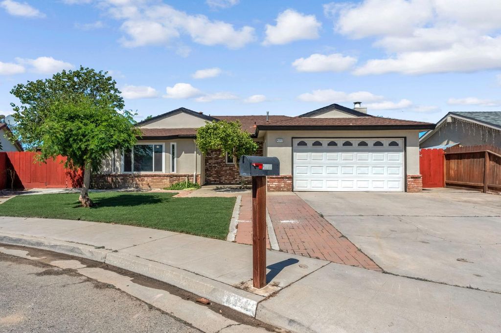 Image 10 of property listing at 4272 W Cortland Avenue, Fresno, CA 93722