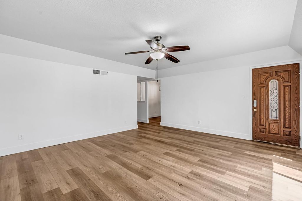 Image 14 of property listing at 4272 W Cortland Avenue, Fresno, CA 93722