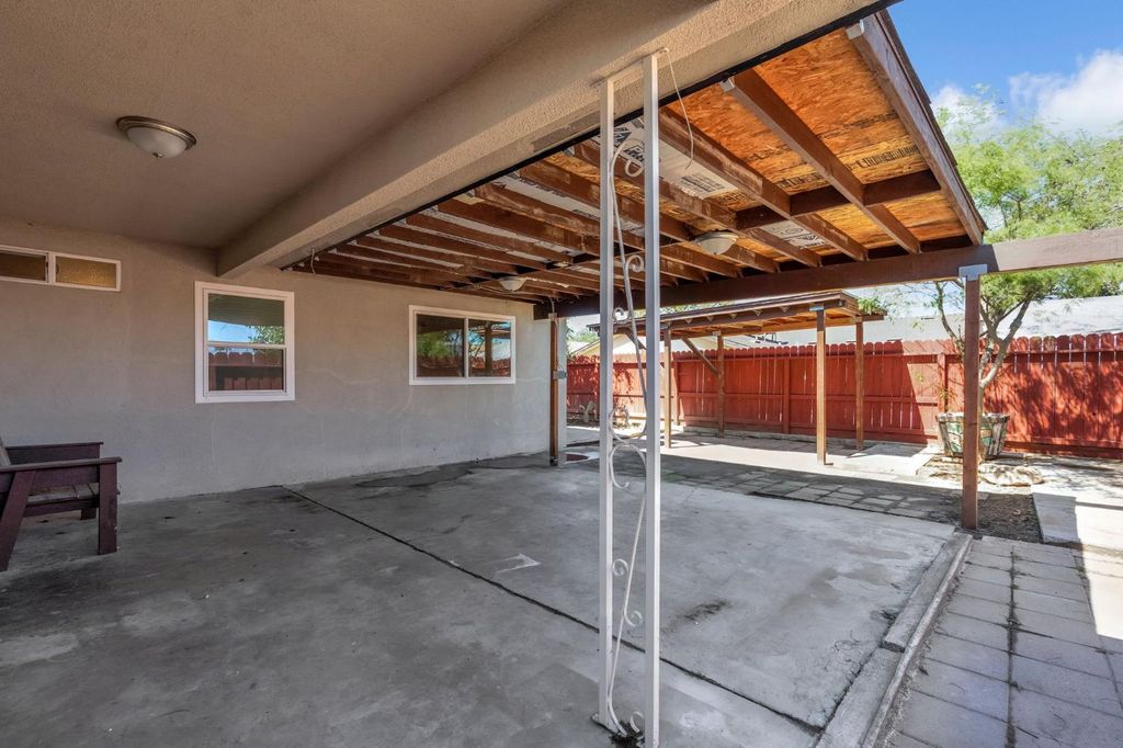 Image 24 of property listing at 4272 W Cortland Avenue, Fresno, CA 93722