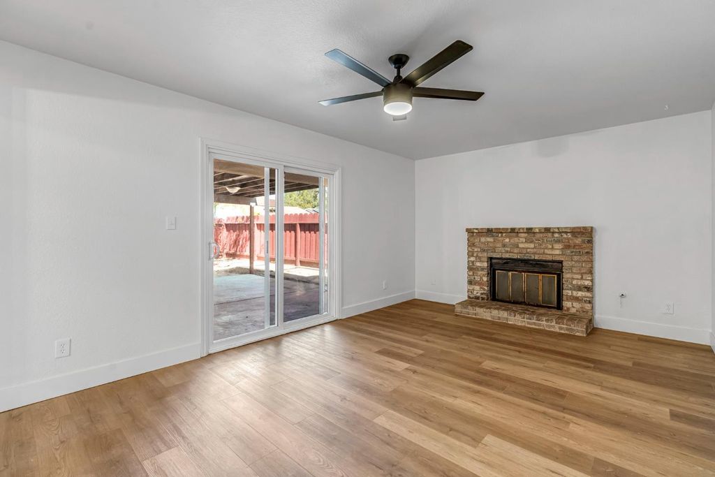 Image 4 of property listing at 4272 W Cortland Avenue, Fresno, CA 93722
