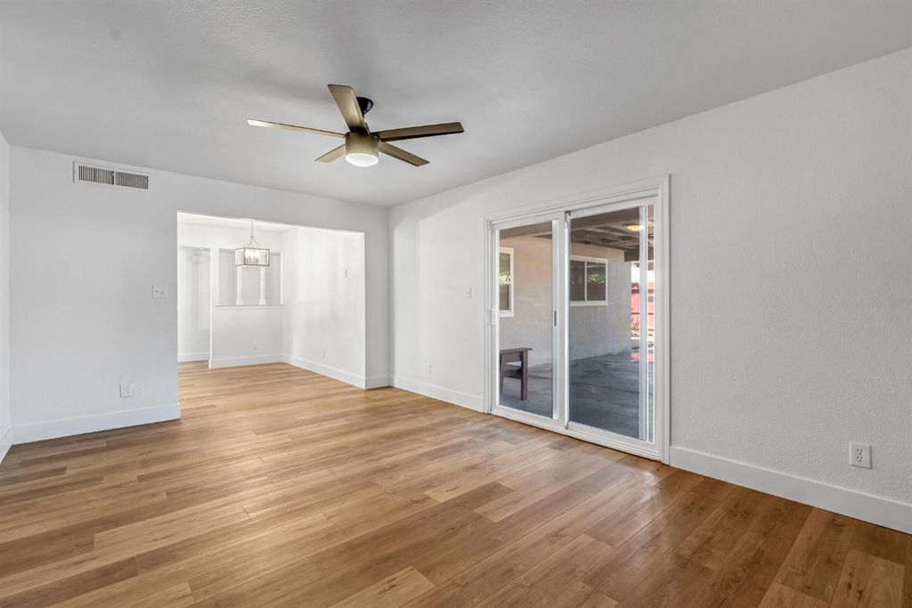 Image 5 of property listing at 4272 W Cortland Avenue, Fresno, CA 93722