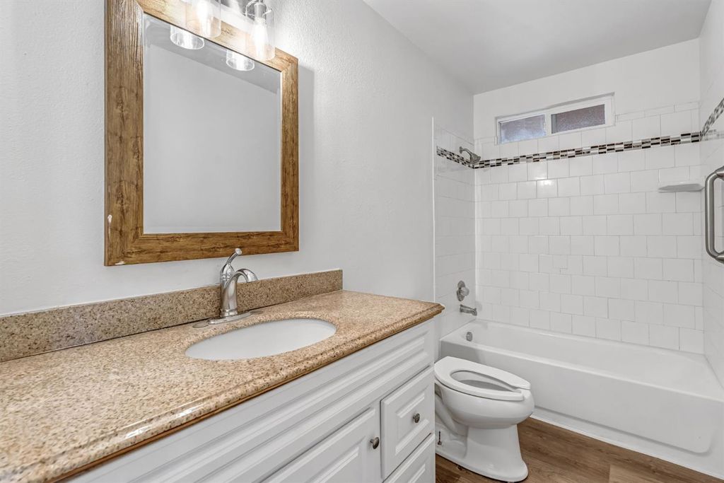 Image 6 of property listing at 4272 W Cortland Avenue, Fresno, CA 93722