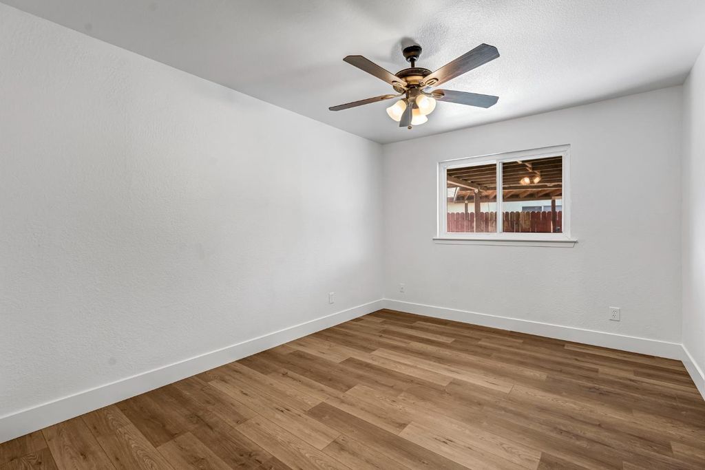Image 7 of property listing at 4272 W Cortland Avenue, Fresno, CA 93722