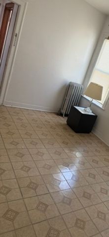 7518 S Eberhart Avenue, Chicago, IL 60619