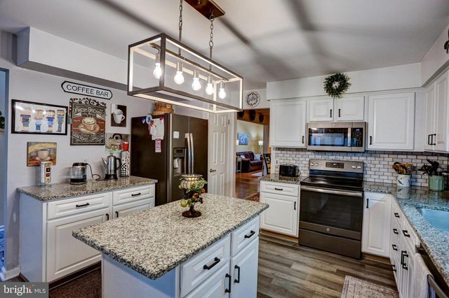 372 LINDEN DR, Elkins Park, PA 19027