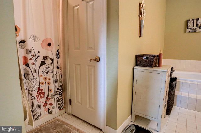 372 LINDEN DR, Elkins Park, PA 19027