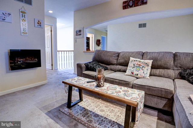372 LINDEN DR, Elkins Park, PA 19027