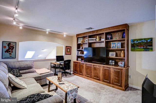 372 LINDEN DR, Elkins Park, PA 19027