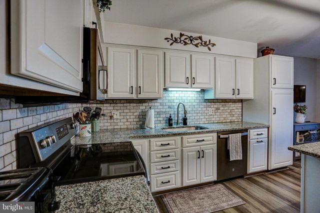 372 LINDEN DR, Elkins Park, PA 19027