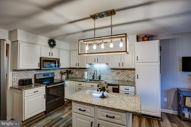 372 LINDEN DR, Elkins Park, PA 19027