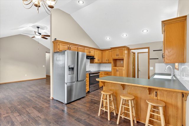 706 S Berry Lane, Willard, MO 65781