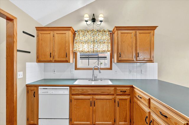 706 S Berry Lane, Willard, MO 65781