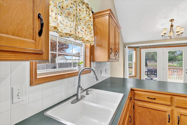 706 S Berry Lane, Willard, MO 65781