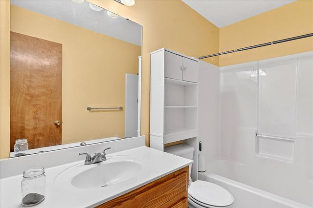 706 S Berry Lane, Willard, MO 65781