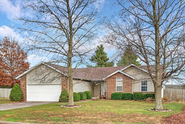 706 S Berry Lane, Willard, MO 65781