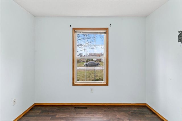 706 S Berry Lane, Willard, MO 65781