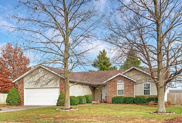 706 S Berry Lane, Willard, MO 65781