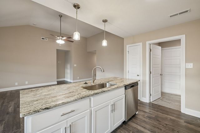 532 Lucky Ln, Clarksville, TN 37042