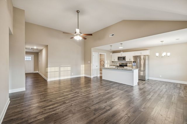 532 Lucky Ln, Clarksville, TN 37042