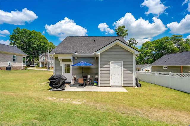 505 W D Avenue, Easley, SC 29640