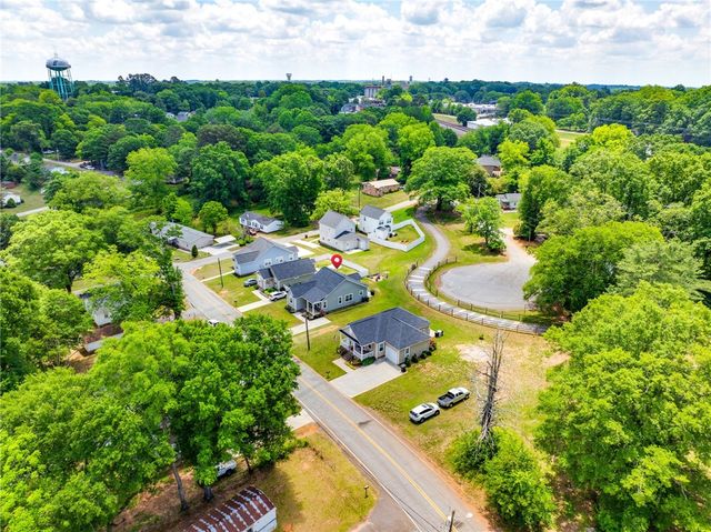 505 W D Avenue, Easley, SC 29640