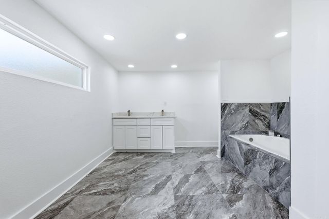 2217 SCOTT, Little Rock, AR 72206