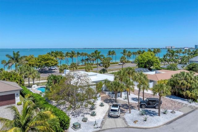 102 SEAGULL LANE, Sarasota, FL 34236