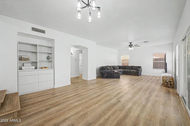 372 E ARABIAN Drive, Gilbert, AZ 85296