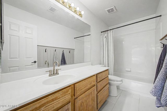 372 E ARABIAN Drive, Gilbert, AZ 85296