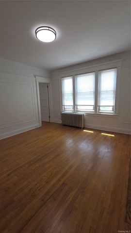 68-07 53rd Avenue 2 Fl, Maspeth, NY 11378