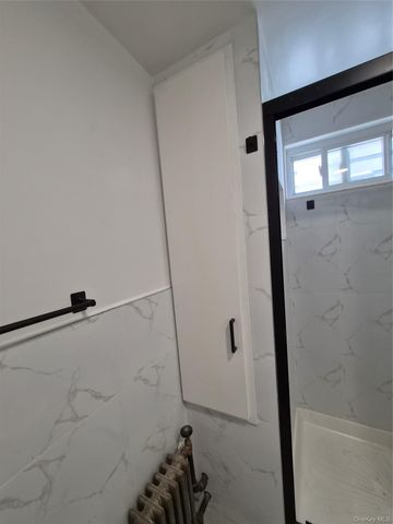 68-07 53rd Avenue 2 Fl, Maspeth, NY 11378