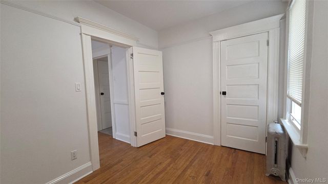 68-07 53rd Avenue 2 Fl, Maspeth, NY 11378