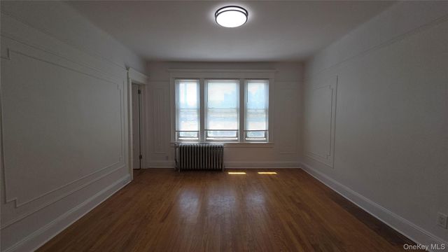 68-07 53rd Avenue 2 Fl, Maspeth, NY 11378