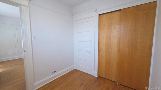 68-07 53rd Avenue 2 Fl, Maspeth, NY 11378