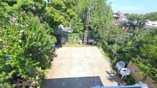 68-07 53rd Avenue 2 Fl, Maspeth, NY 11378