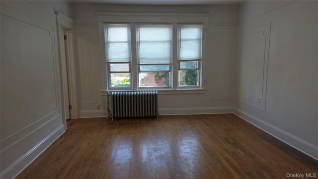 68-07 53rd Avenue 2 Fl, Maspeth, NY 11378