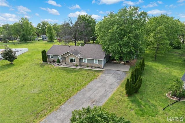 511 Coventry Road, Troy, IL 62294