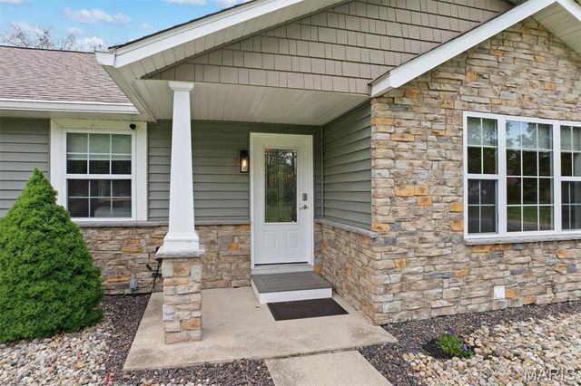 511 Coventry Road, Troy, IL 62294