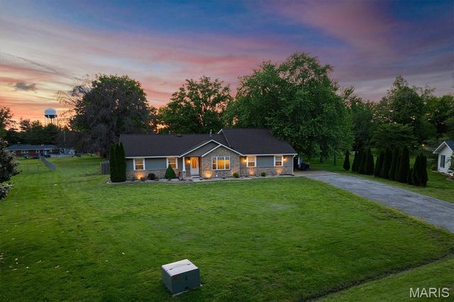 511 Coventry Road, Troy, IL 62294