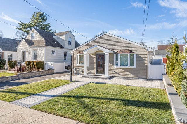 69 Harriet Avenue, Hempstead, NY 11550