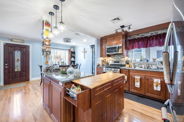 69 Harriet Avenue, Hempstead, NY 11550