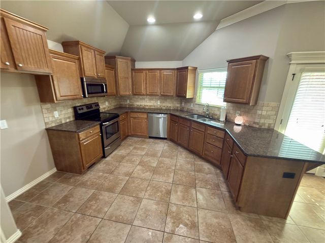 108 Peyton Street, Lowell, AR 72745