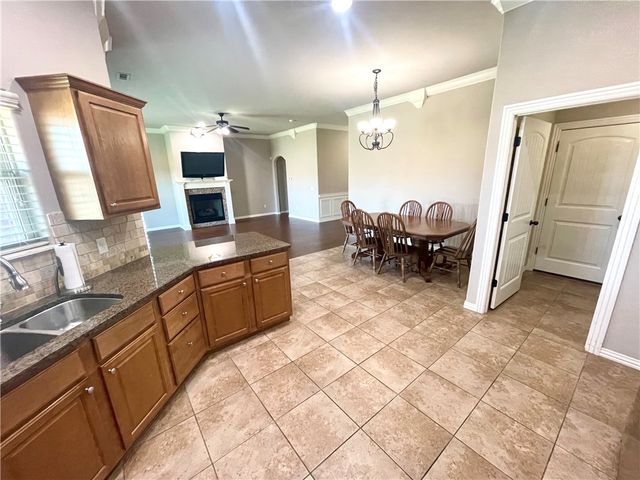 108 Peyton Street, Lowell, AR 72745