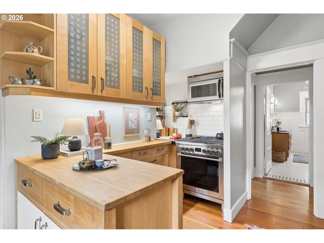 1915 Ne 46TH Ave, Portland, OR 97213
