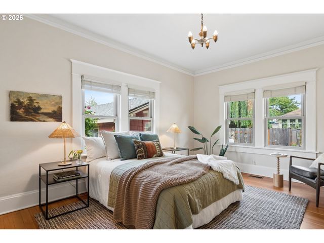 1915 Ne 46TH Ave, Portland, OR 97213