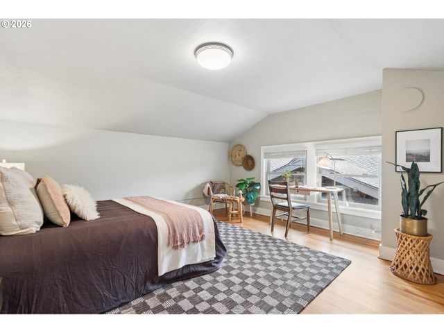 1915 Ne 46TH Ave, Portland, OR 97213
