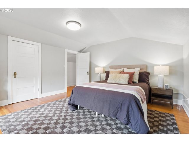 1915 Ne 46TH Ave, Portland, OR 97213