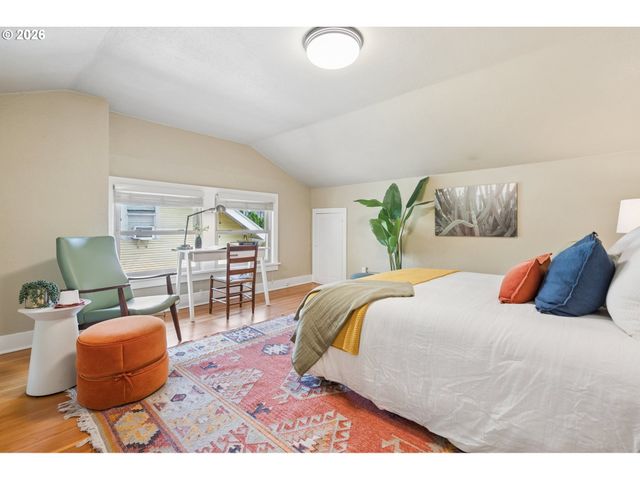 1915 Ne 46TH Ave, Portland, OR 97213