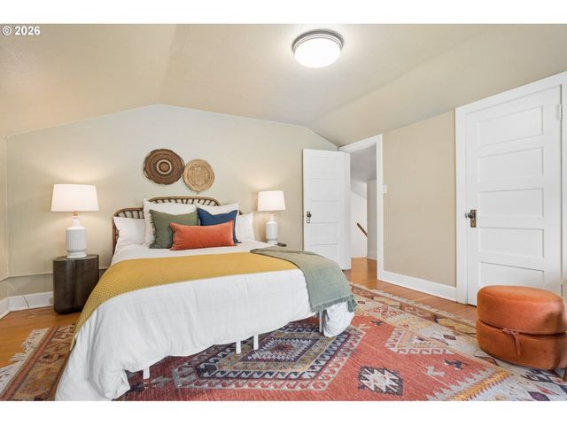 1915 Ne 46TH Ave, Portland, OR 97213